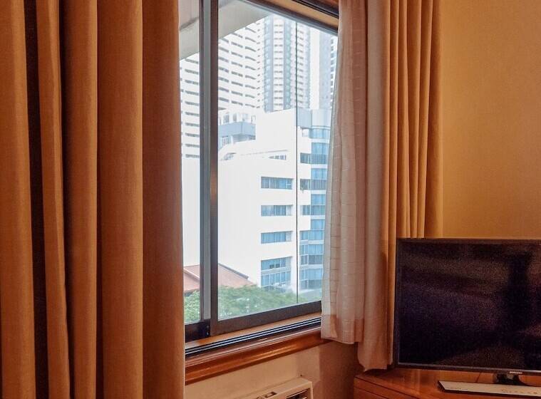 בית מלון כפרי City Garden Suites Manila