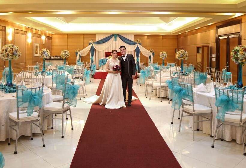 בית מלון כפרי City Garden Suites Manila