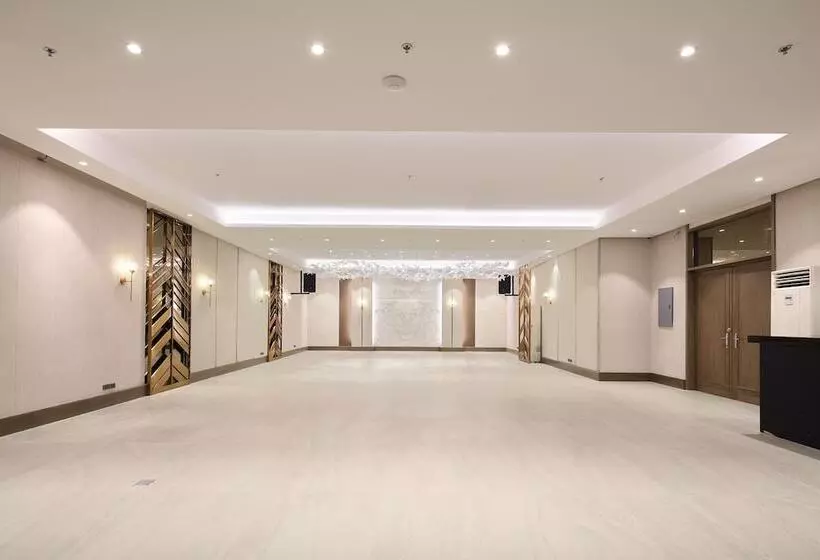 هتل City Garden Suites Manila