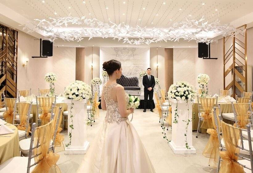 בית מלון כפרי City Garden Suites Manila