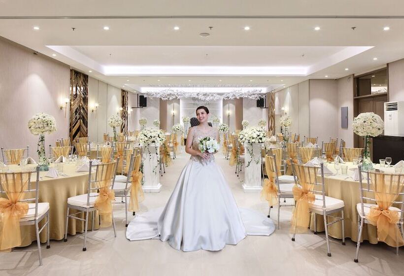 בית מלון כפרי City Garden Suites Manila