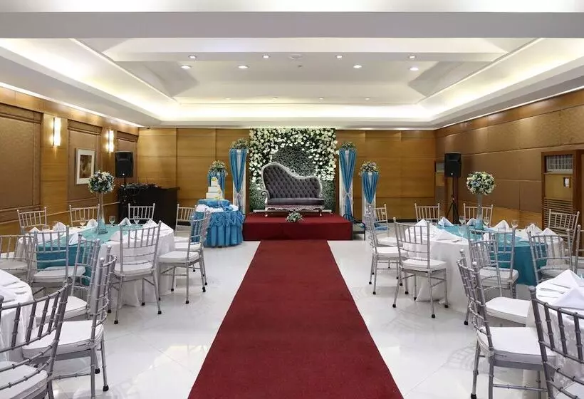 هتل City Garden Suites Manila