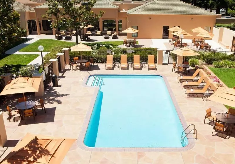 فندق Courtyard Sacramento Airport Natomas