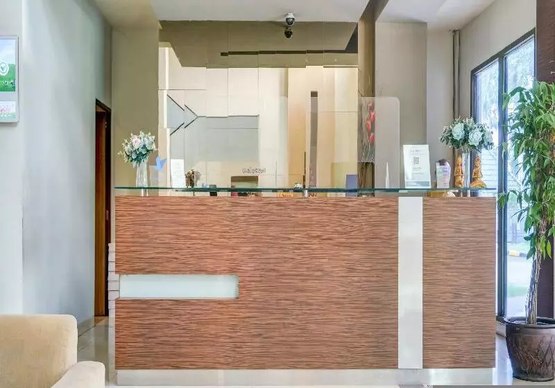 호텔 Grand Cikarang