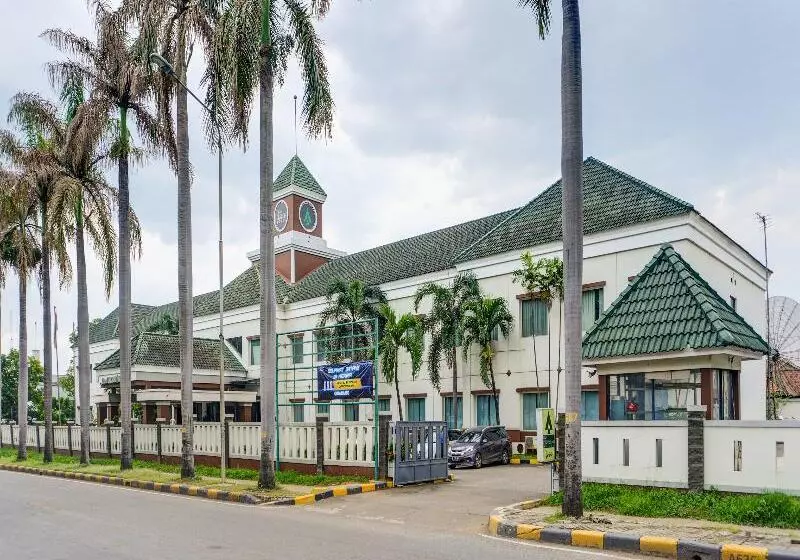 호텔 Grand Cikarang