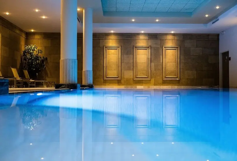 Hotel Hyllit
