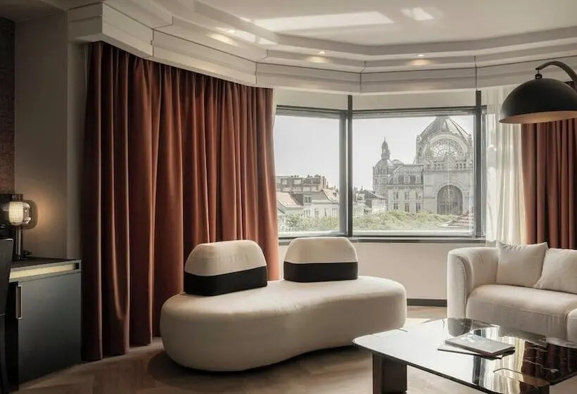 Hotel Hyllit