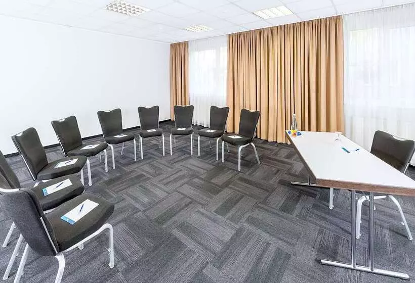 Otel NH München Messe