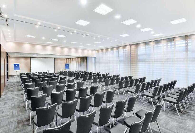 酒店 NH München Messe