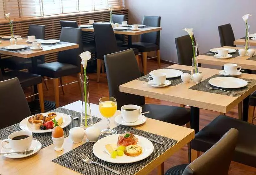 Otel NH München Messe