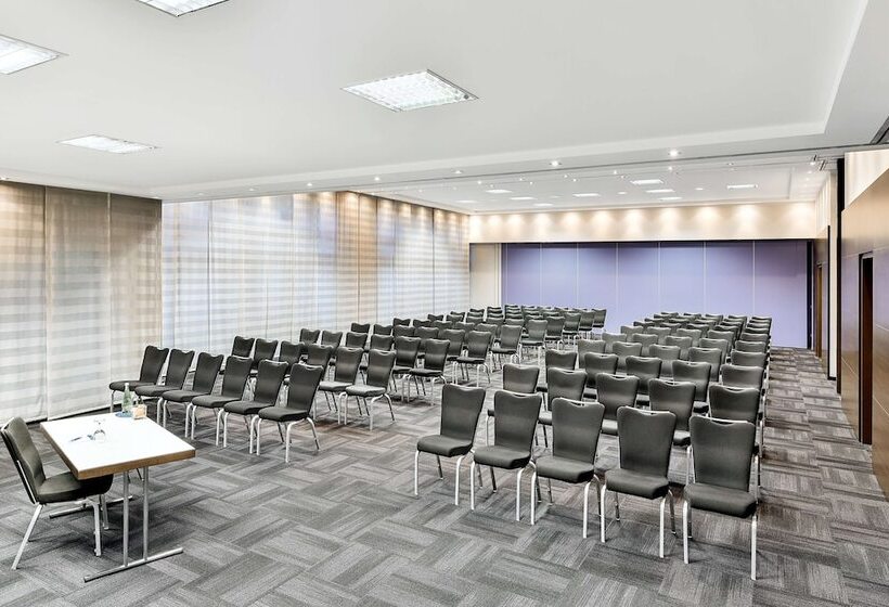 酒店 NH München Messe