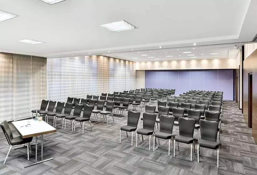 Otel NH München Messe