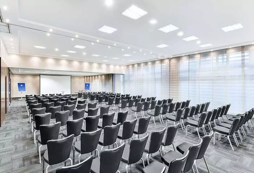 Otel NH München Messe