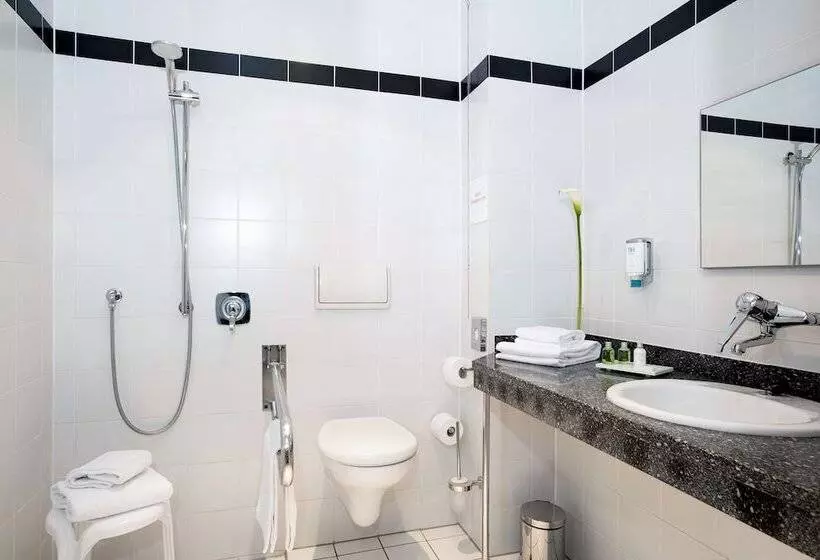 Otel NH München Messe