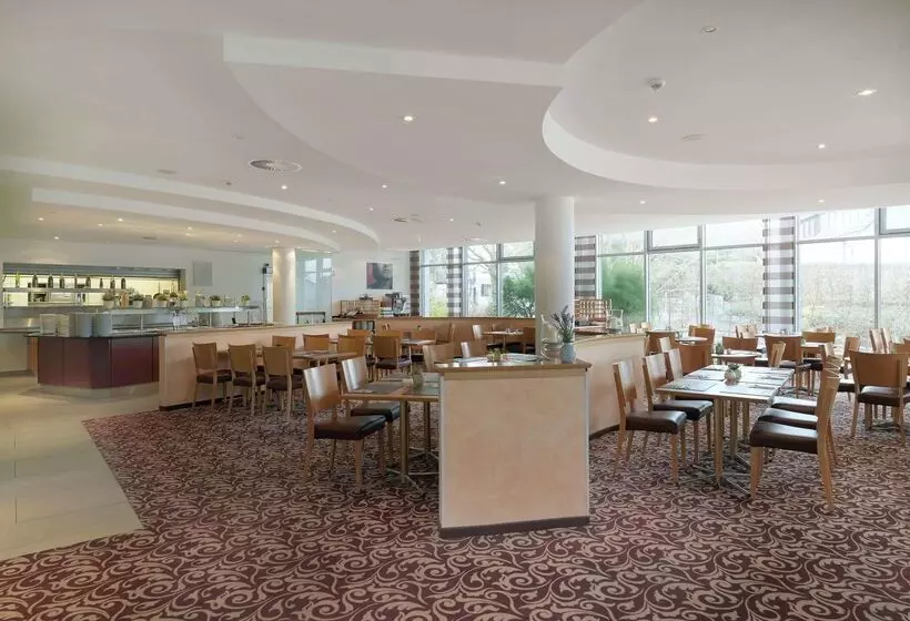 هتل Ramada By Wyndham Dresden