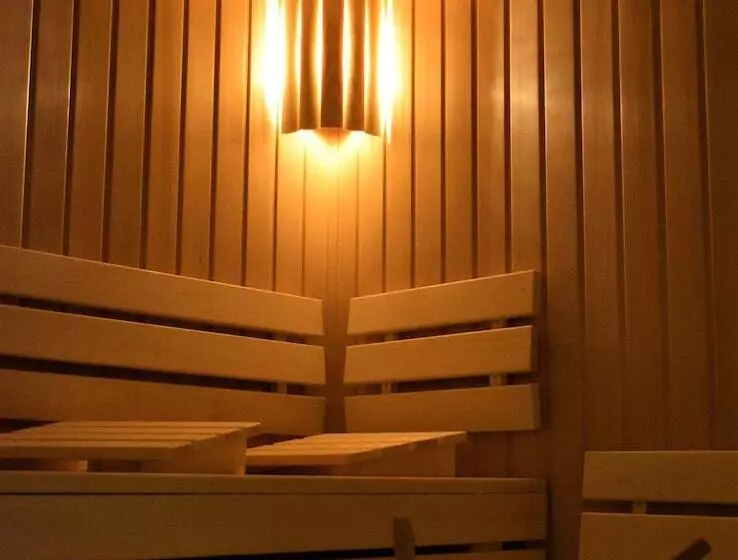 هتل Ramada By Wyndham Dresden