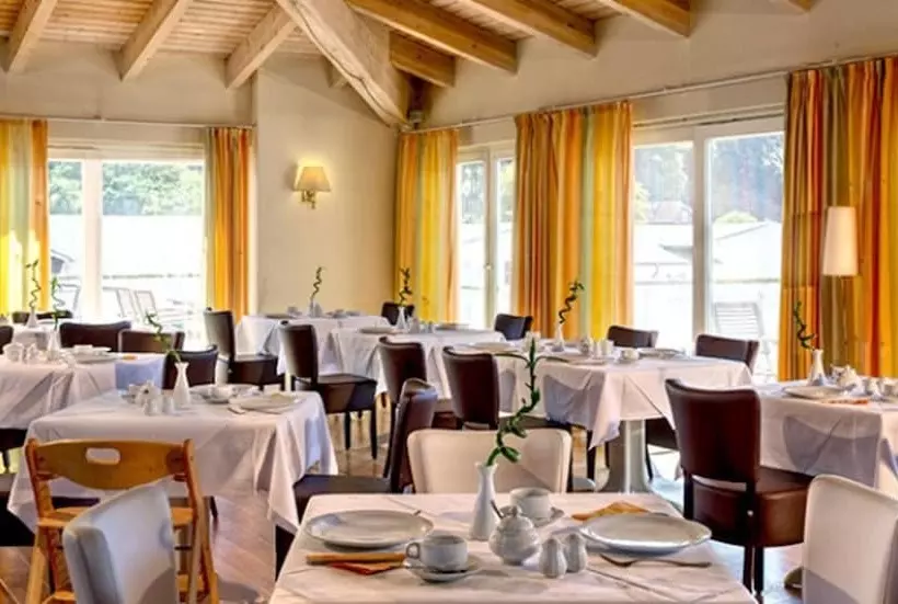 Отель Vier Jahreszeiten Binz   Adults Only