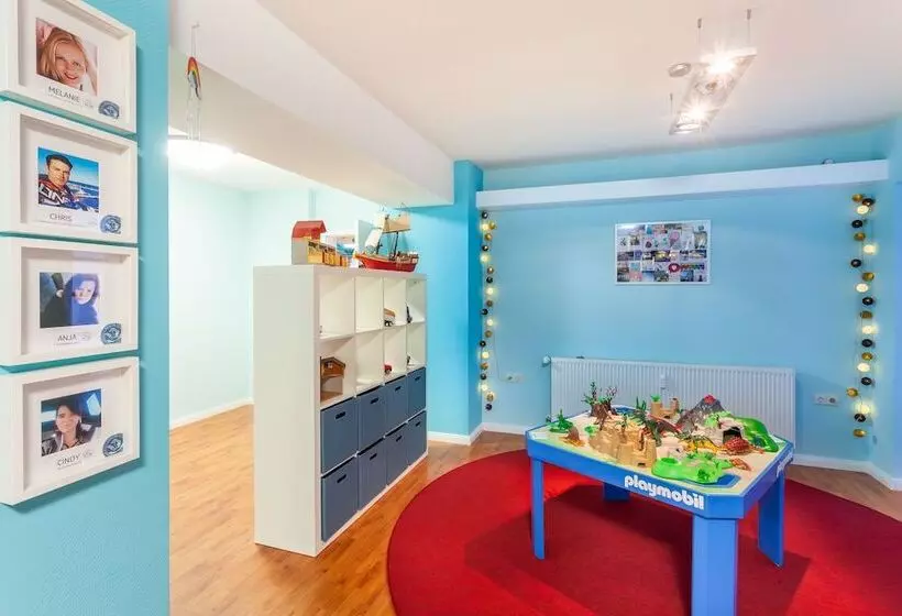 Отель Vier Jahreszeiten Binz   Adults Only