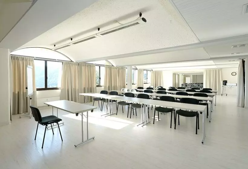 ホテル Centro Cadro Panoramica