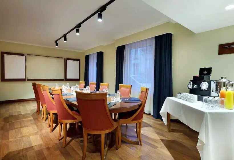 هتل Eurostars Montgomery