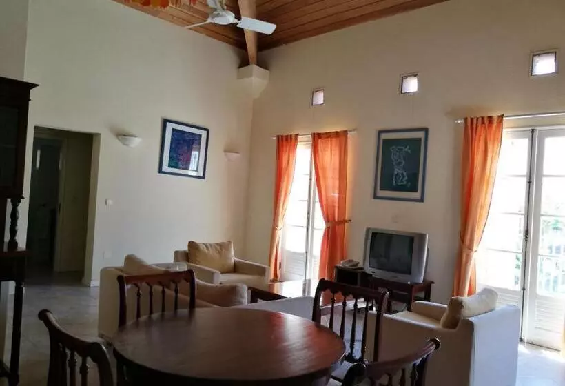 Flag Hotel Foya Branca