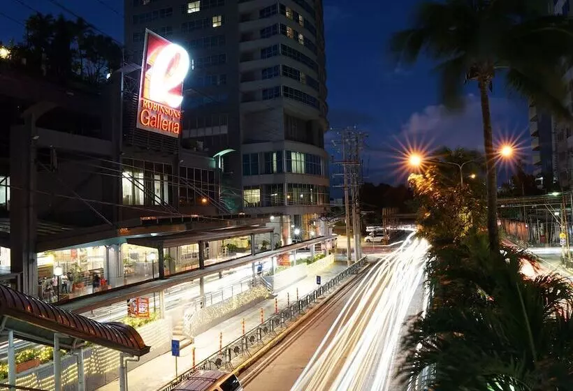 Отель Holiday Inn & Suites Manila Galleria, An Ihg