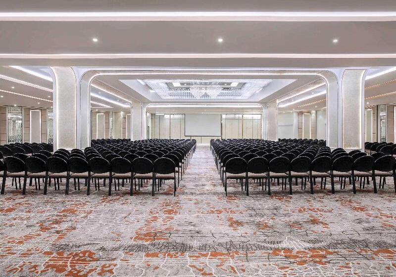 בית מלון כפרי Mercure Jakarta Batavia