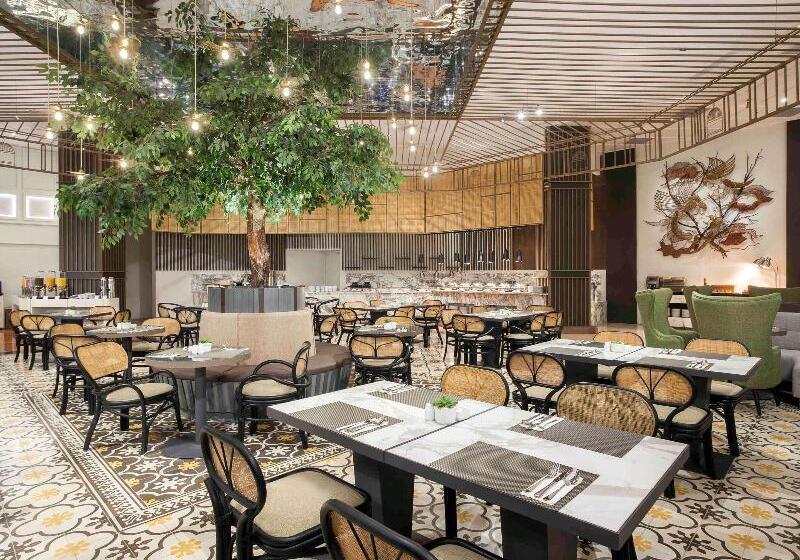 בית מלון כפרי Mercure Jakarta Batavia