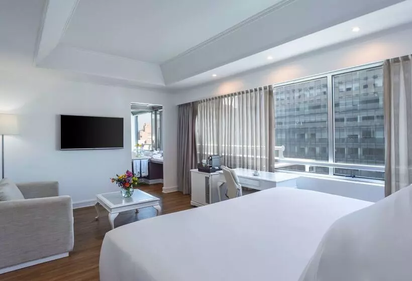 酒店 NH Collection Plaza Santiago