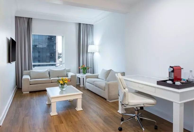 酒店 NH Collection Plaza Santiago