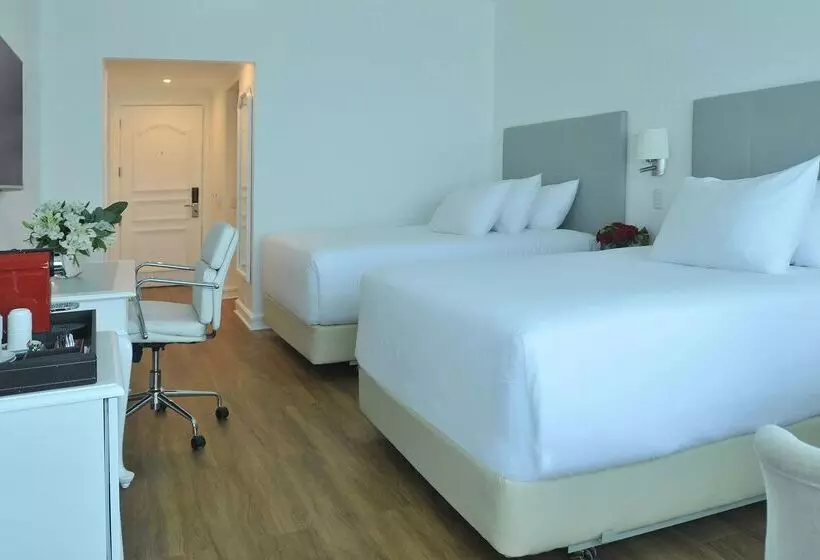 酒店 NH Collection Plaza Santiago