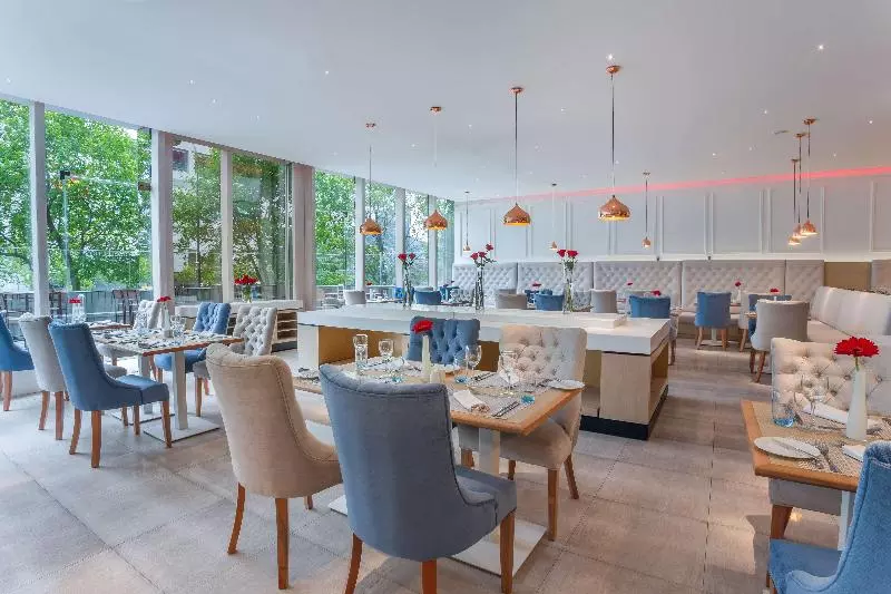 酒店 NH Collection Plaza Santiago