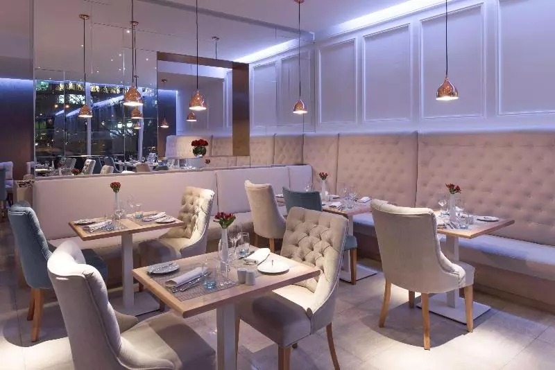 酒店 NH Collection Plaza Santiago