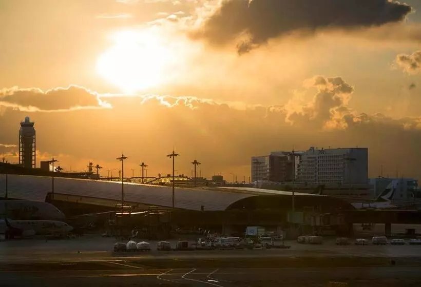 هتل Nikko Kansai Airport   3 Mins Walk To The Airport