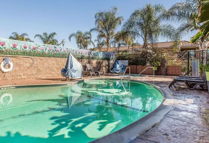 בית מלון כפרי Quality Inn Hemet  San Jacinto