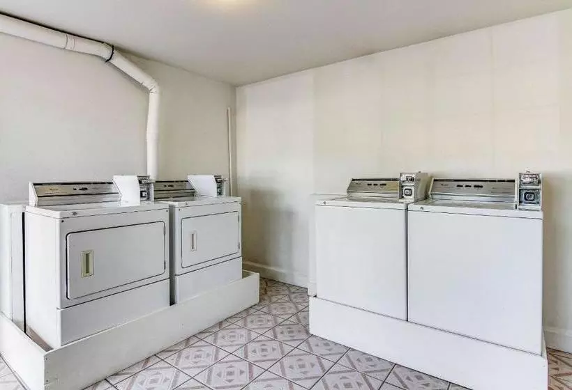 Отель Rodeway Inn