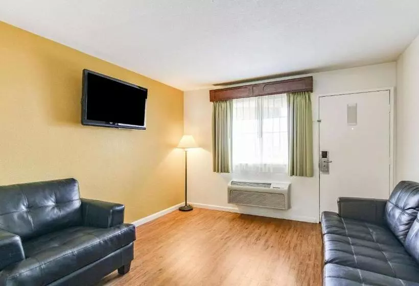 Отель Rodeway Inn