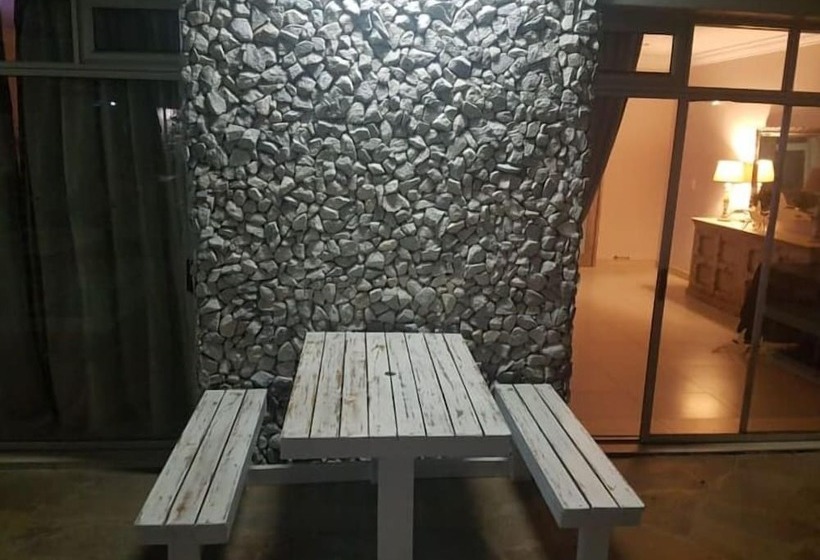 בית מלון כפרי Savoy