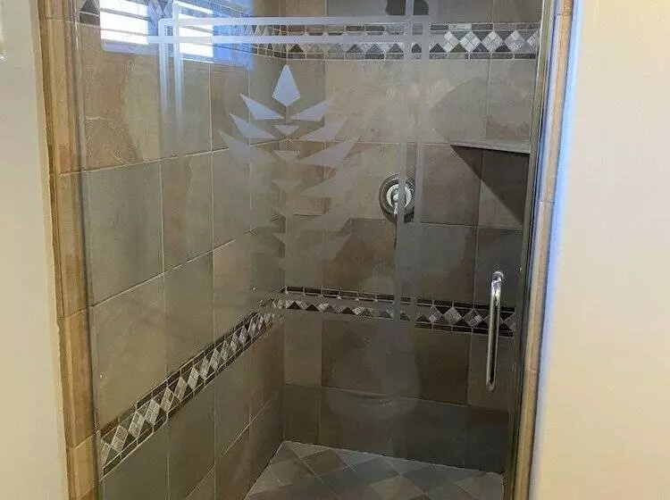 Отель Secrets Inn Lake Tahoe