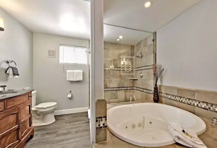 Отель Secrets Inn Lake Tahoe