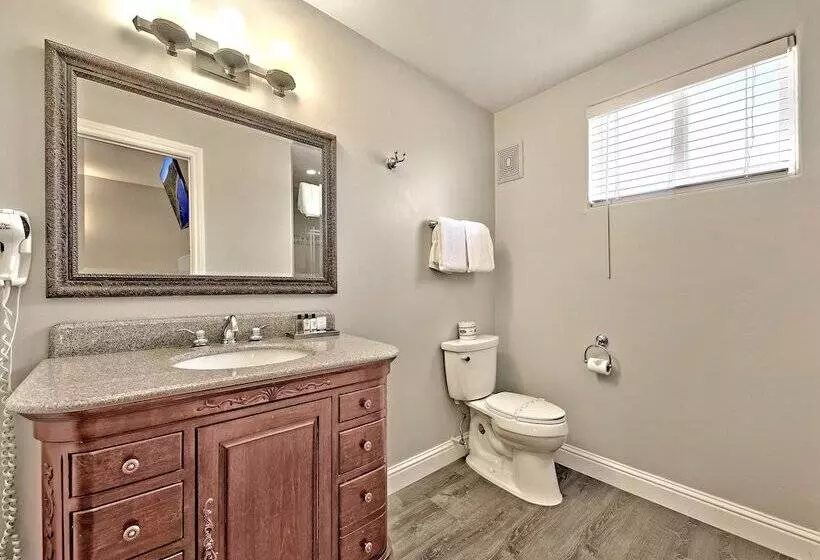 Отель Secrets Inn Lake Tahoe