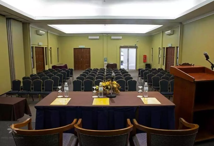 בית מלון כפרי Seri Malaysia Temerloh