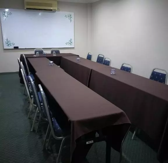 בית מלון כפרי Seri Malaysia Temerloh