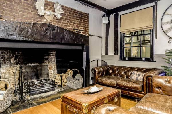 בית מלון כפרי The Angel