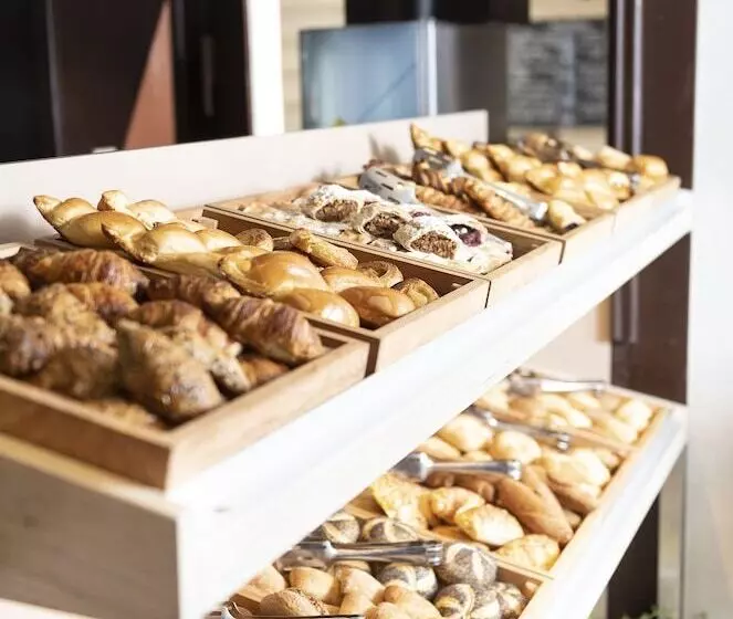 Three Corners Hotel Art