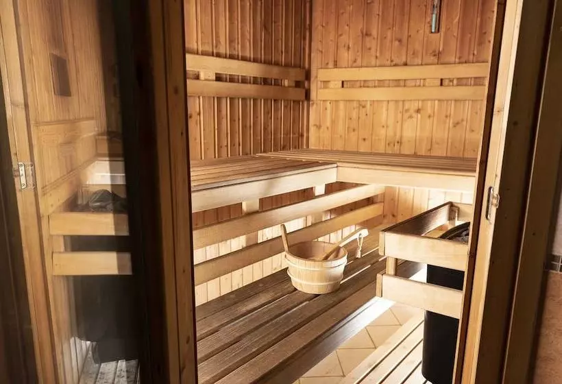 Three Corners Hotel Art