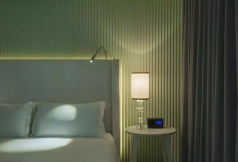 בית מלון כפרי Como Metropolitan Miami Beach