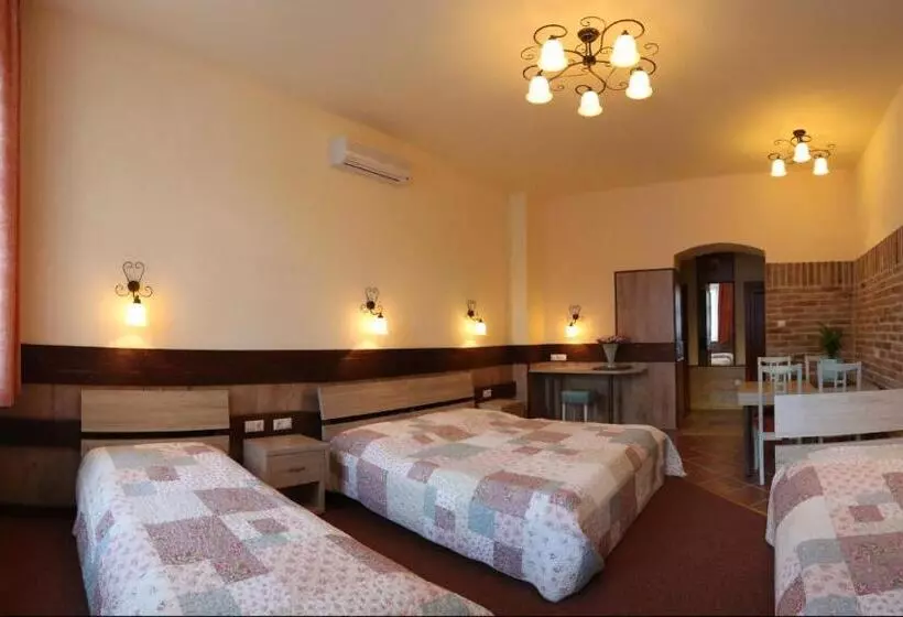 Hotelli Família Vendégház