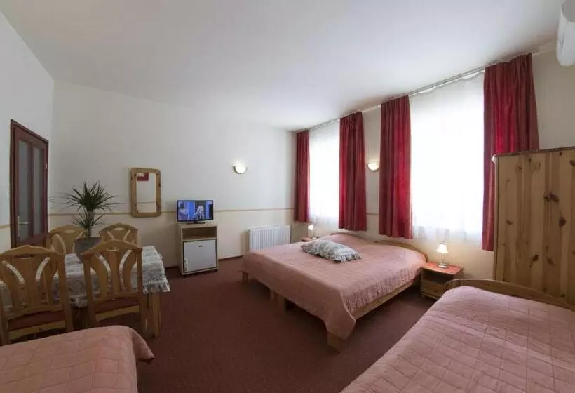 Hotelli Família Vendégház