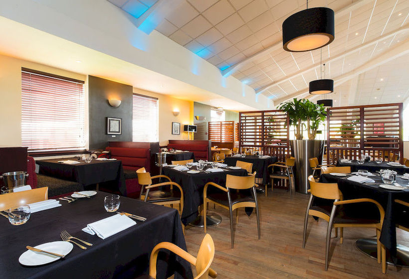 בית מלון כפרי Holiday Inn Aberdeen Exhibition Centre